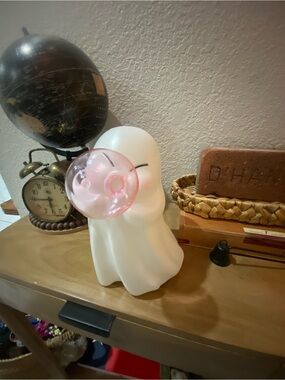 Viral HTF ghost blowing bubble mold. NWT.